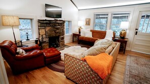 Fireplace - Cozy Rustic Cabin Nestled in the Scenic Reems Creek Valley for a Peaceful Mountain Escape Surrounded by Nature near the Pisgah National Forest in NC (Weaverville)