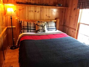 2 Schlafzimmer, Zimmersafe, Schreibtisch, Bügeleisen/Bügelbrett
