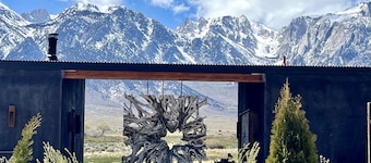 Luxury Design Rental with Breathtaking Mountain Views in Lone Pine, California