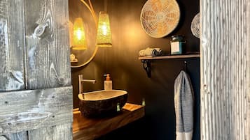 Towels, toilet paper