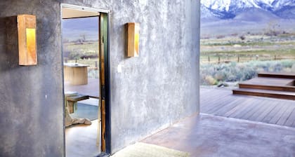 Luxury Design Rental with Breathtaking Mountain Views in Lone Pine, California