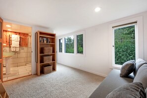 Interior - Gorgeous Garden-Level Guest Suite for a Comfortable Getaway Surrounded by Nature in Rio Nido, California (Guerneville)