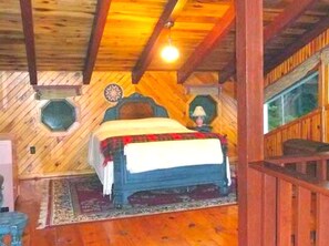 3 bedrooms, iron/ironing board, bed sheets