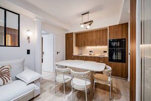 Dining - New suite 6 people- Saint Germain Notre-Dame-AC (Paris)