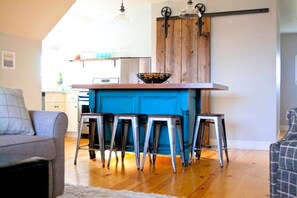 Interior - Stylish Cottage Loft Rental on a Farm in Lancaster County near Philadelphia, Pennsylvania (Christiana)