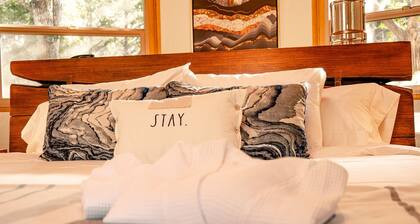 Gorgeous Glamping Yurt for a Unique Romantic Getaway near Austin