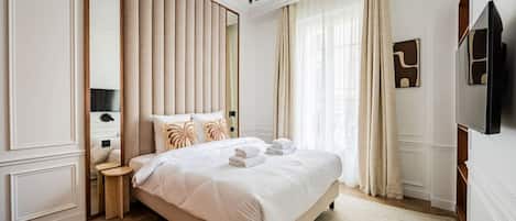 3 bedrooms, iron/ironing board, travel cot, WiFi