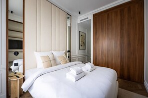 3 habitaciones, tabla de planchar con plancha, cuna de viaje y wifi 