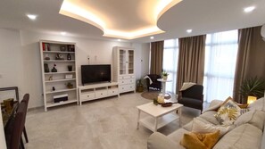 TV - Apartment 'Málaga Luz, Beach and City Center' with Sea Views, Wi-Fi and Air Conditioning (Málaga)