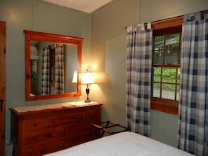 2 bedrooms, in-room safe, desk, iron/ironing board