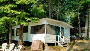 Exterior - Lovely Lakeside Cabin Rental near Pharaoh Lake Wilderness Area in New York (Horicon)