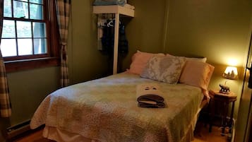 2 bedrooms, in-room safe, desk, iron/ironing board