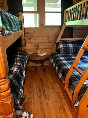 3 bedrooms, desk, iron/ironing board, WiFi