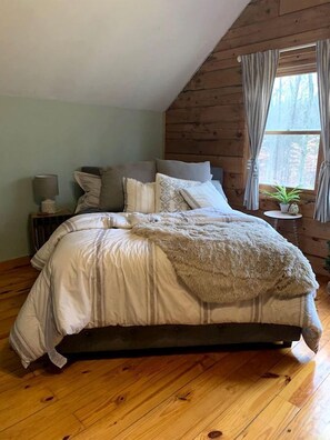 3 bedrooms, desk, iron/ironing board, WiFi - Cozy Cabin near Lake Ontario Ideal for a Family Retreat (Mexico)