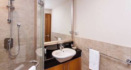 2 Bed Serviced Modern Oriental SkyVilla