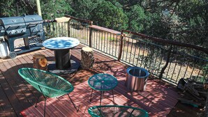 Outdoor dining - New Mexico Airstream Rental for a Mystical Ranch Getaway (Nogal)