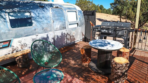Outdoor dining - New Mexico Airstream Rental for a Mystical Ranch Getaway (Nogal)