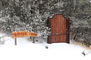 Property grounds - New Mexico Airstream Rental for a Mystical Ranch Getaway (Nogal)