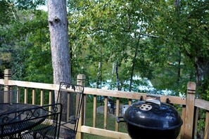 Outdoor dining - Lakefront Cabin Rental with a Paddle Boat near Wisconsin Dells, Wisconsin (Tomah)