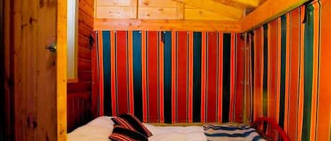 4 chambres, bureau, draps fournis