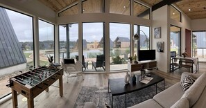 Game room - Charming Rancho-Style Cabin with Hot Tub & Sunset Views near Gruene in New Braunfels, Texas (New Braunfels)