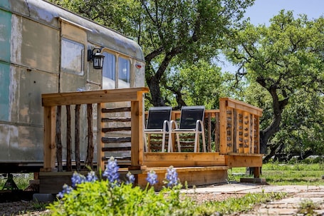 Property grounds. Charming Luxurious Airstream Beautifully Design with Indoor Bath in Texas