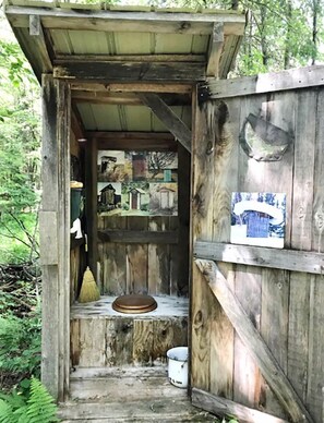 Property grounds - Enchanting Adirondack Cabin in the Treetops (Potsdam)
