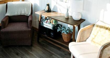 Rustic Tiny House Rental for Weekend Getaways from Dallas