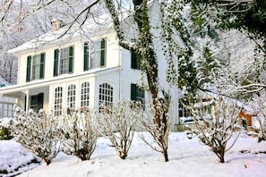 Unclassified image, 4 of 13, button - Idyllic Cottage Getaway on a Country Estate in Chester Springs, Pennsylvania (Chester Springs)