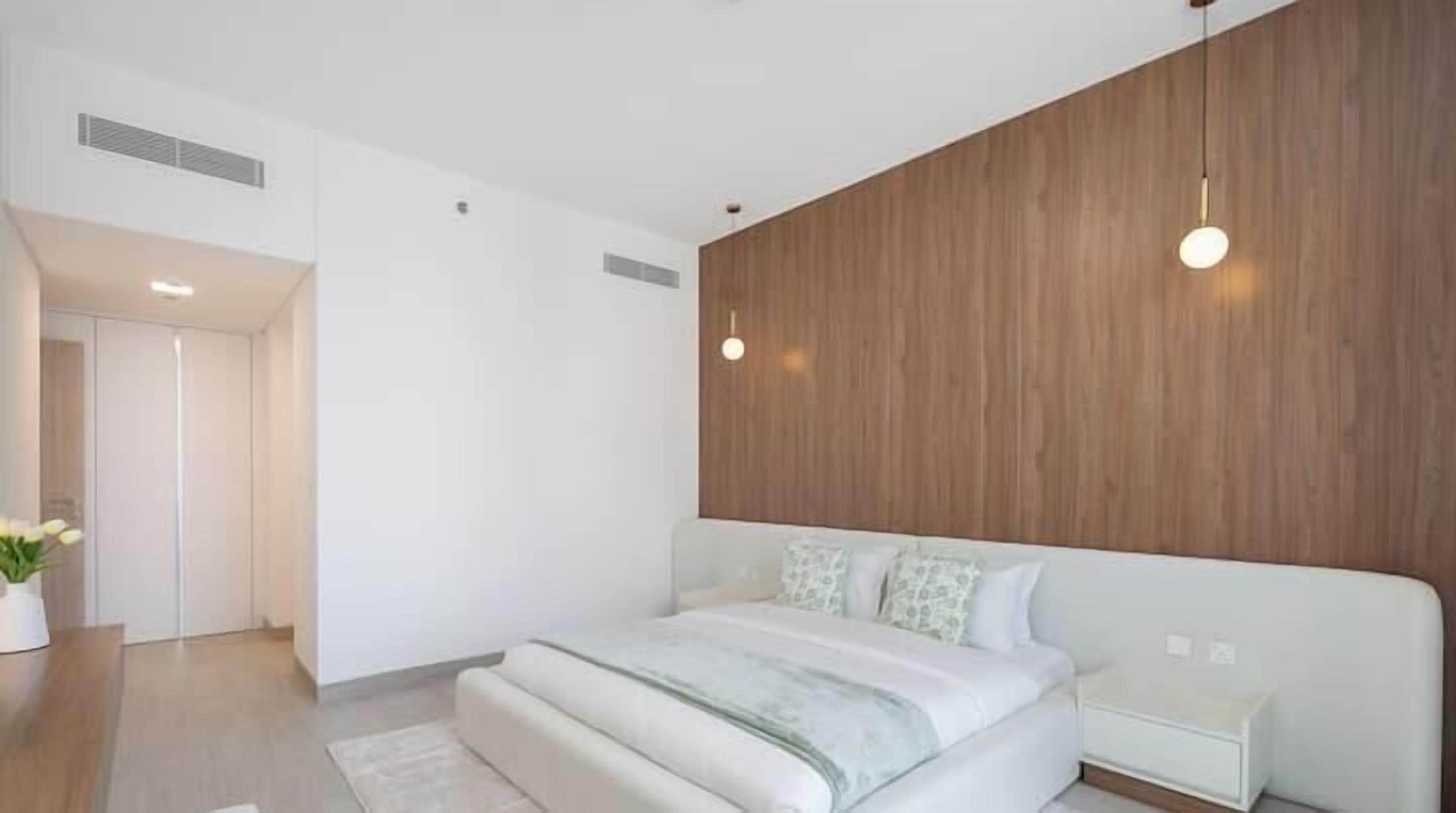 Luxury Apartment, Balcony, Park View