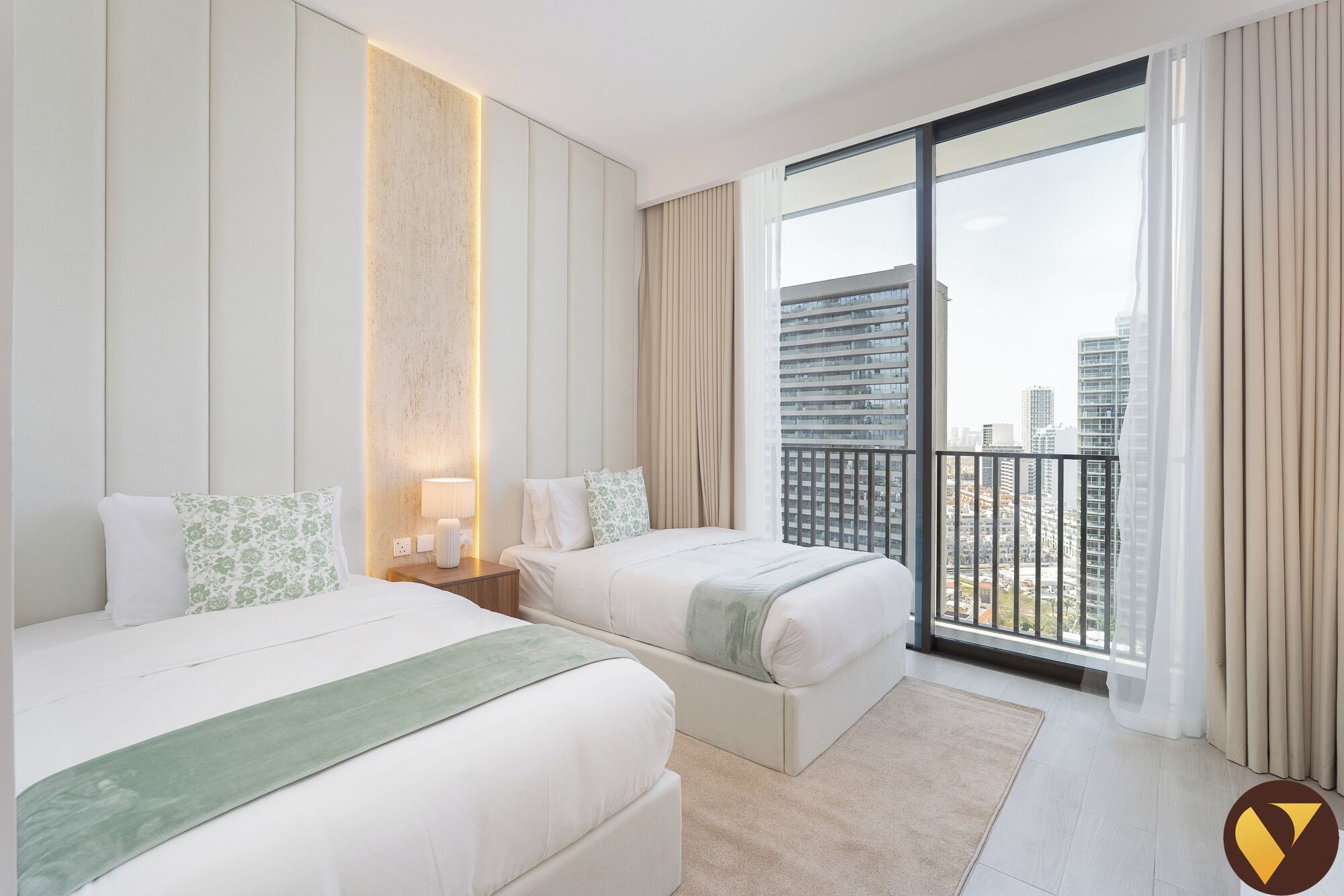 Luxury Apartment, Balcony, Park View