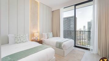 Luxury Apartment, Balcony, Park View