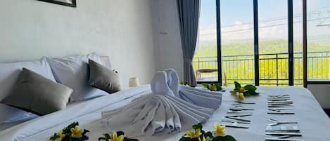 Standard Double Room, Balcony, Mountain View