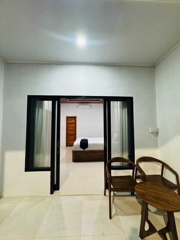 Standard Double Room, Balcony, Mountain View - Kelingking Lucky Homestay (Denpasar)