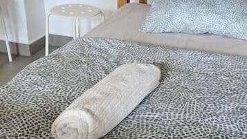 Basic Shared Dormitory, Mixed Dorm | Down duvets, bed sheets, wheelchair access