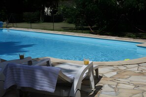 Pool - Holiday Home 'Gîte Edoniaa - Baie De Somme' with Shared Pool, Private Terrace and Wi-Fi (Quend)