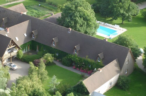 Holiday Home 'Gîte Edoniaa - Baie De Somme' with Shared Pool, Private Terrace and Wi-Fi