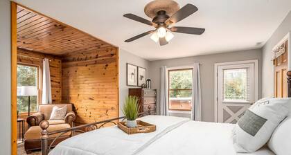 Luxurious Vacation Rental for Groups near Hoosier National Forest, Indiana