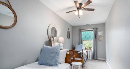 Luxurious Vacation Rental for Groups near Hoosier National Forest, Indiana