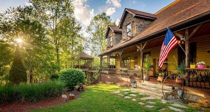 Luxurious Vacation Rental for Groups near Hoosier National Forest, Indiana