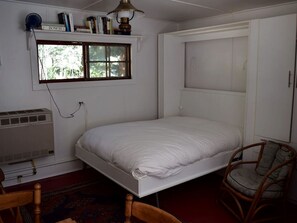 1 bedroom, iron/ironing board, bed sheets - Romantic Hideaway Cottage on Clear Creek in Georgetown, Colorado (Georgetown)