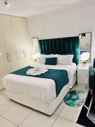 City junction studio apartment in the CBD town