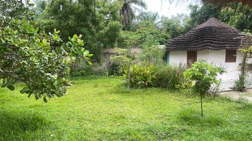 La Perle de Boucotte, Family home between river, ocean and Casamance forest
