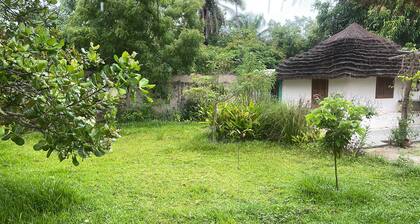 La Perle de Boucotte, Family home between river, ocean and Casamance forest
