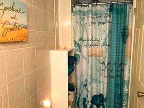 Interior - Charming Seaside Cottage Rental on Delaware Bay, New Jersey (New Port)