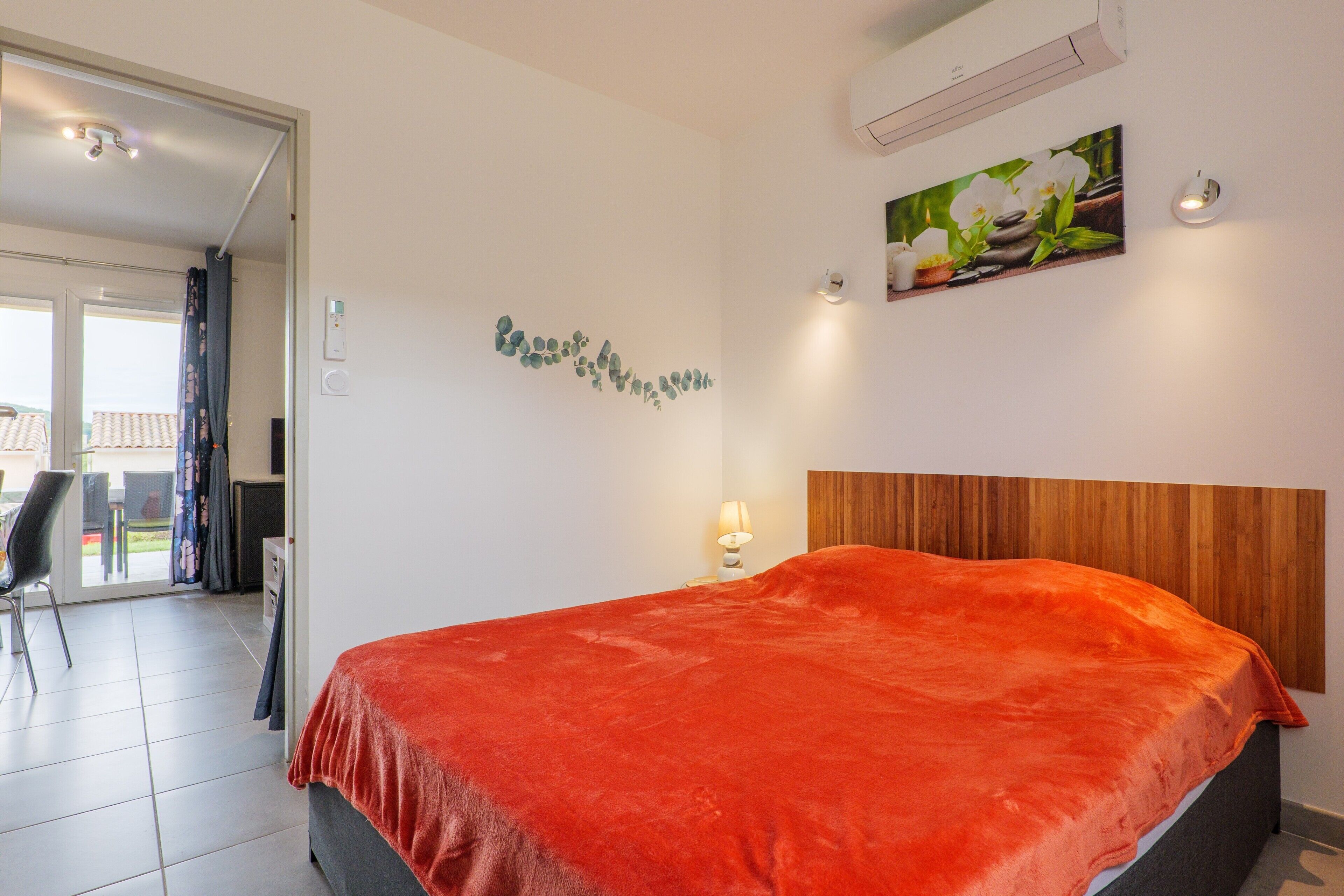 2 chambres, fer et planche à repasser, Wi-Fi, draps fournis