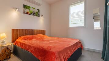 2 slaapkamers, een strijkplank/strijkijzer, wifi, beddengoed