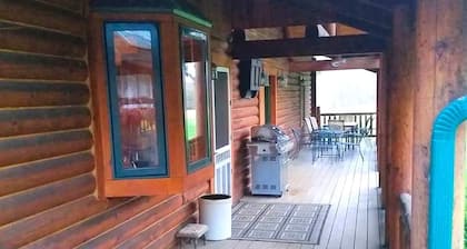 Spacious Vacation Rental Perfect for Family Reunions near Pittsburgh, Pennsylvania