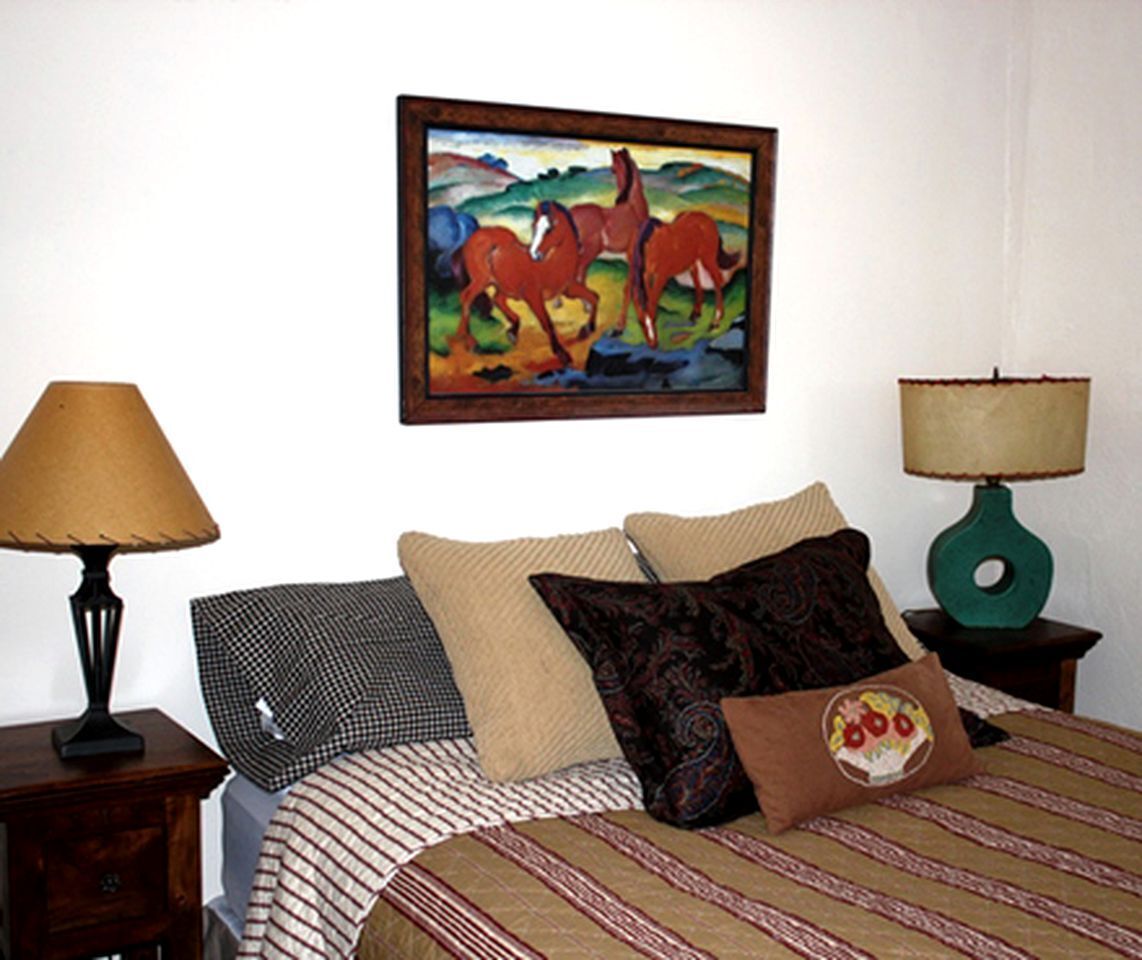 1 bedroom, desk, WiFi, bed sheets