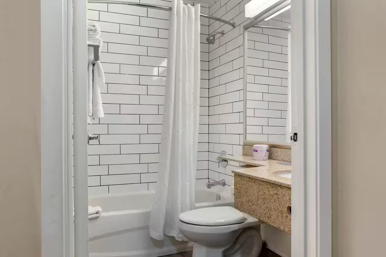 Junior Studio, City View | Bathroom
